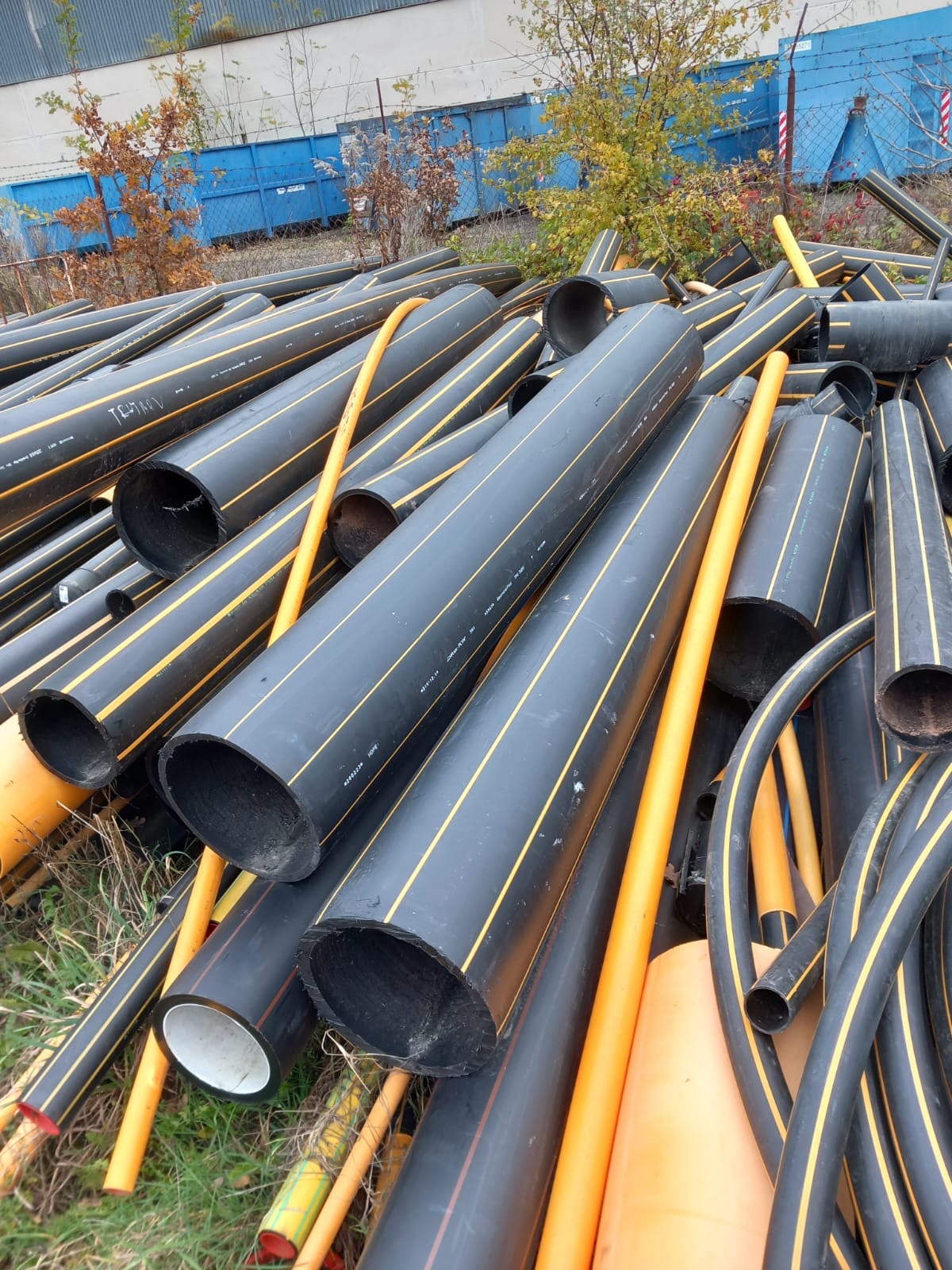 Odpady z výroby HDPE a PVC trubek